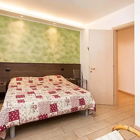 Lori Bed & Breakfast Gravedona
