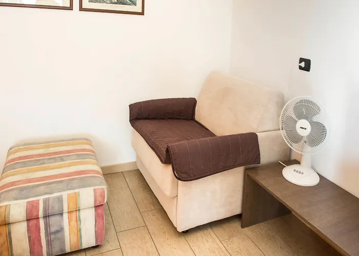 Alojamento de Acomodação e Pequeno-almoço Lori Gravedona