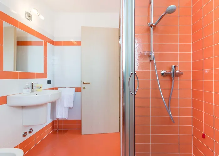 Alojamento de Acomodação e Pequeno-almoço Lori Gravedona