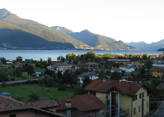 Couette-café Lori 4*